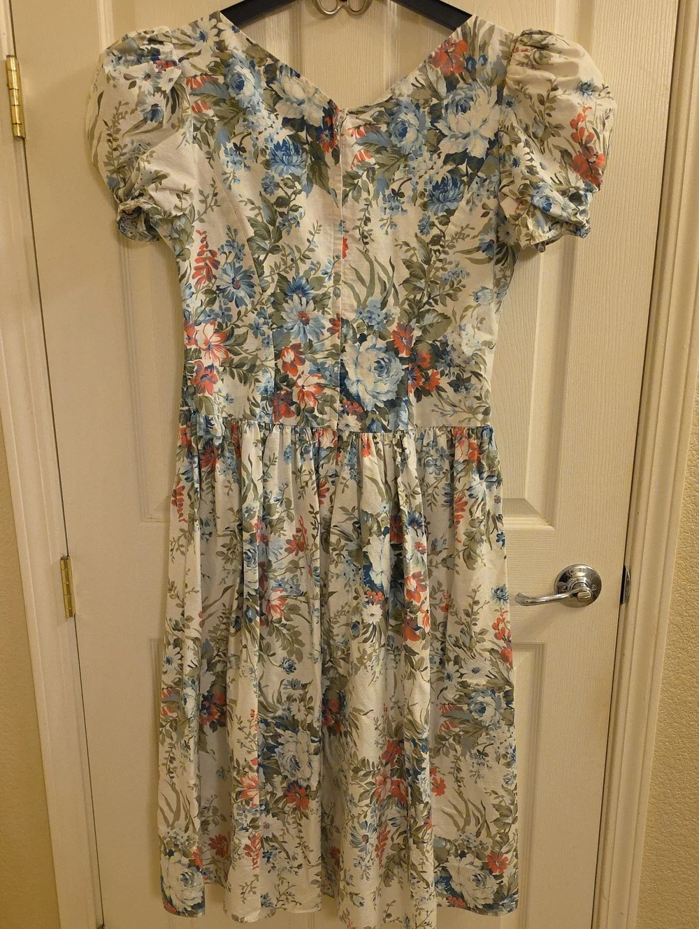 Vintage 1980's Alfred Angelo DreamMaker Floral Puff-Sleeve Midi Dress - Picture 6 of 7